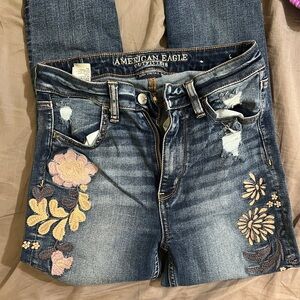Floral Embroidered High Rise Skinny jeans